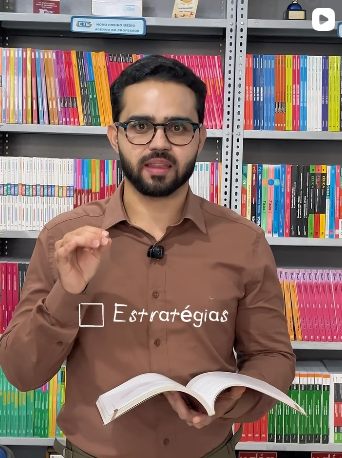 Publicação do Instagram: Douglas Alcântara explicando estratégias, com livro em mãos